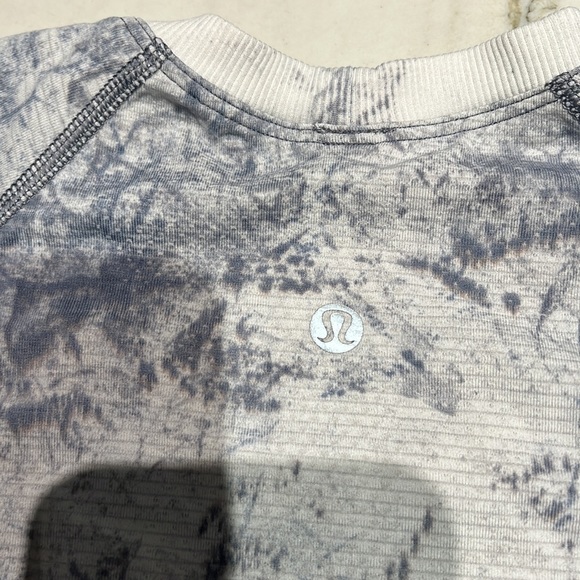 Lululemon short-sleeves shirt, size 6 - Picture 5 of 5
